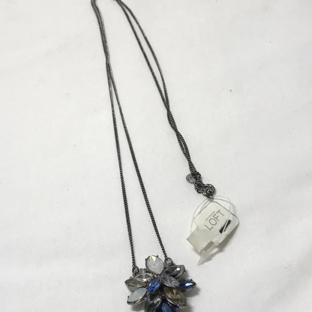 Loft pendant necklace/ blue and opalescent NWT - Picture 5 of 9